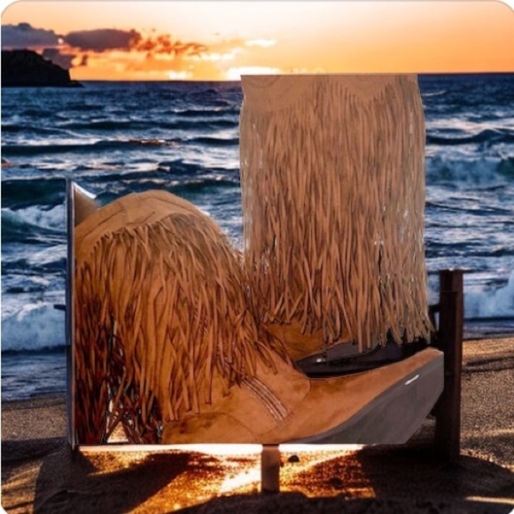 Dark rust Sochi Fringe, Size (9) 1-1/2 inch heels, Excellent condition.. - Picture 1 of 4